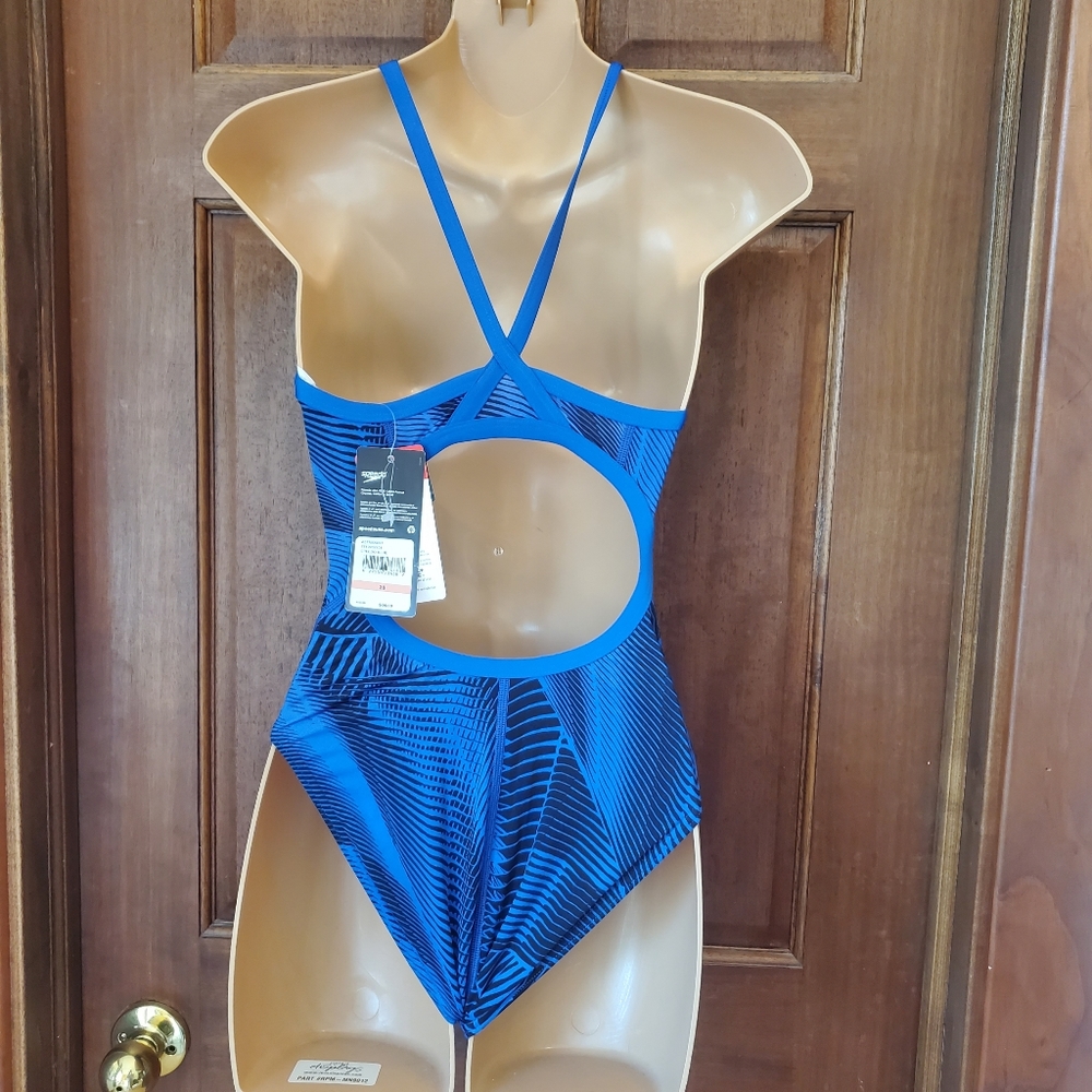 Speedo endurance suit size 28 - Picture 3 of 7